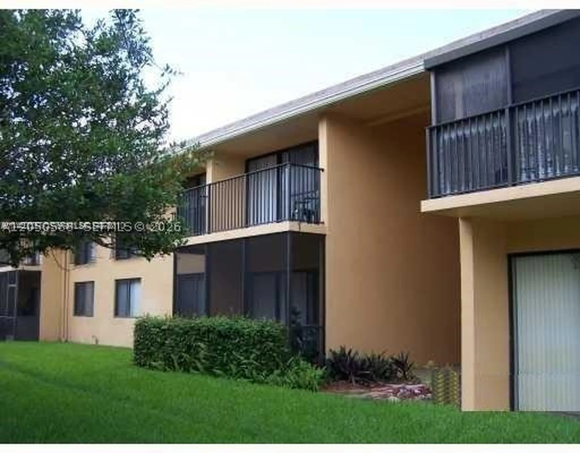 5841 Washington Street Hollywood FL 33023
