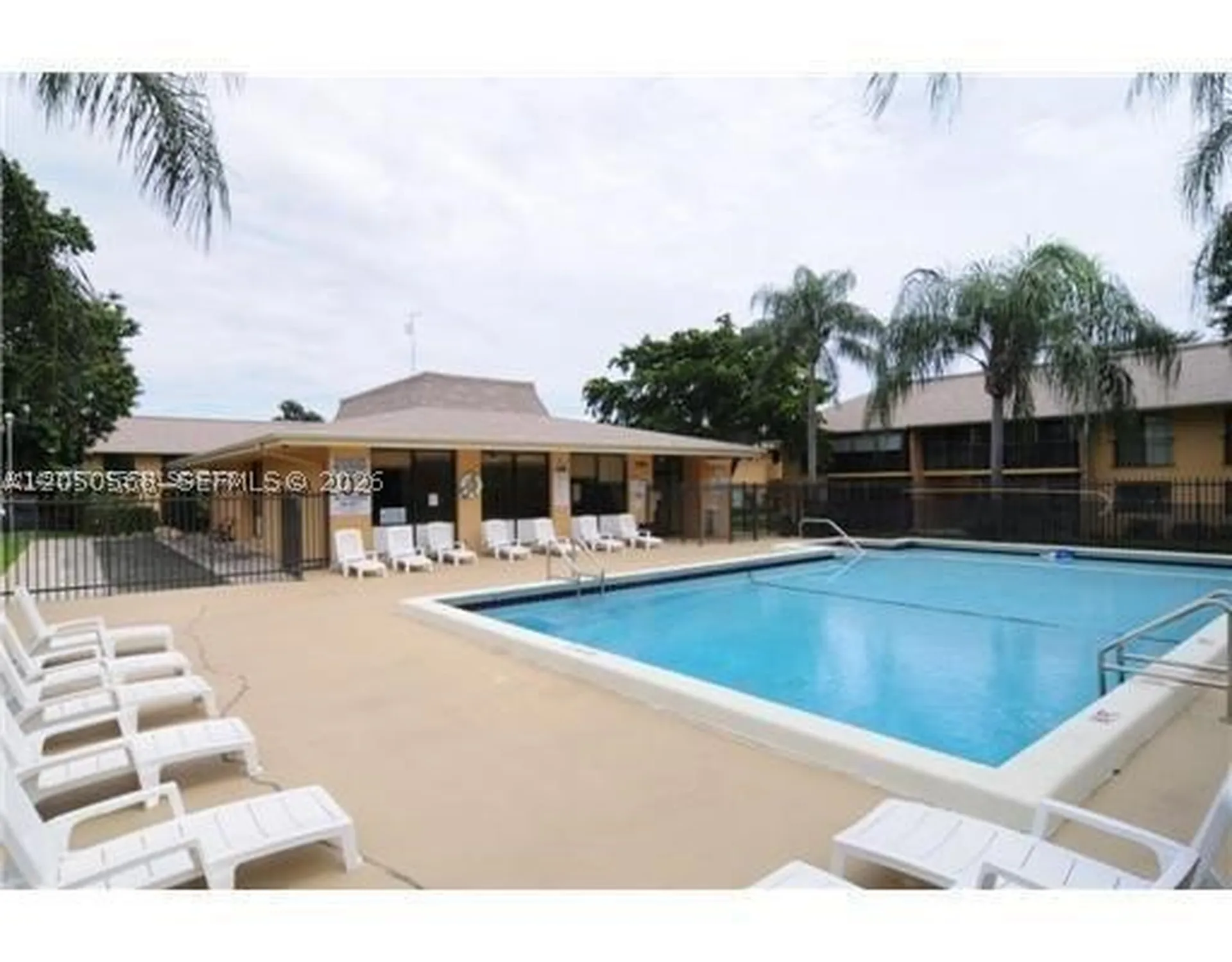 5841 Washington Street Hollywood FL 33023