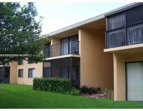 5841 Washington Street Hollywood FL 33023