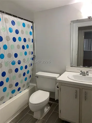 5841 Washington Street Hollywood FL 33023