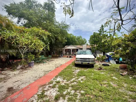 1053 NE 128th Street North Miami FL 33161