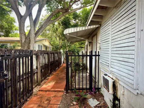 1053 NE 128th Street North Miami FL 33161