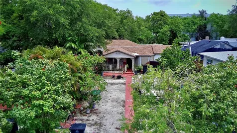 1053 NE 128th Street North Miami FL 33161