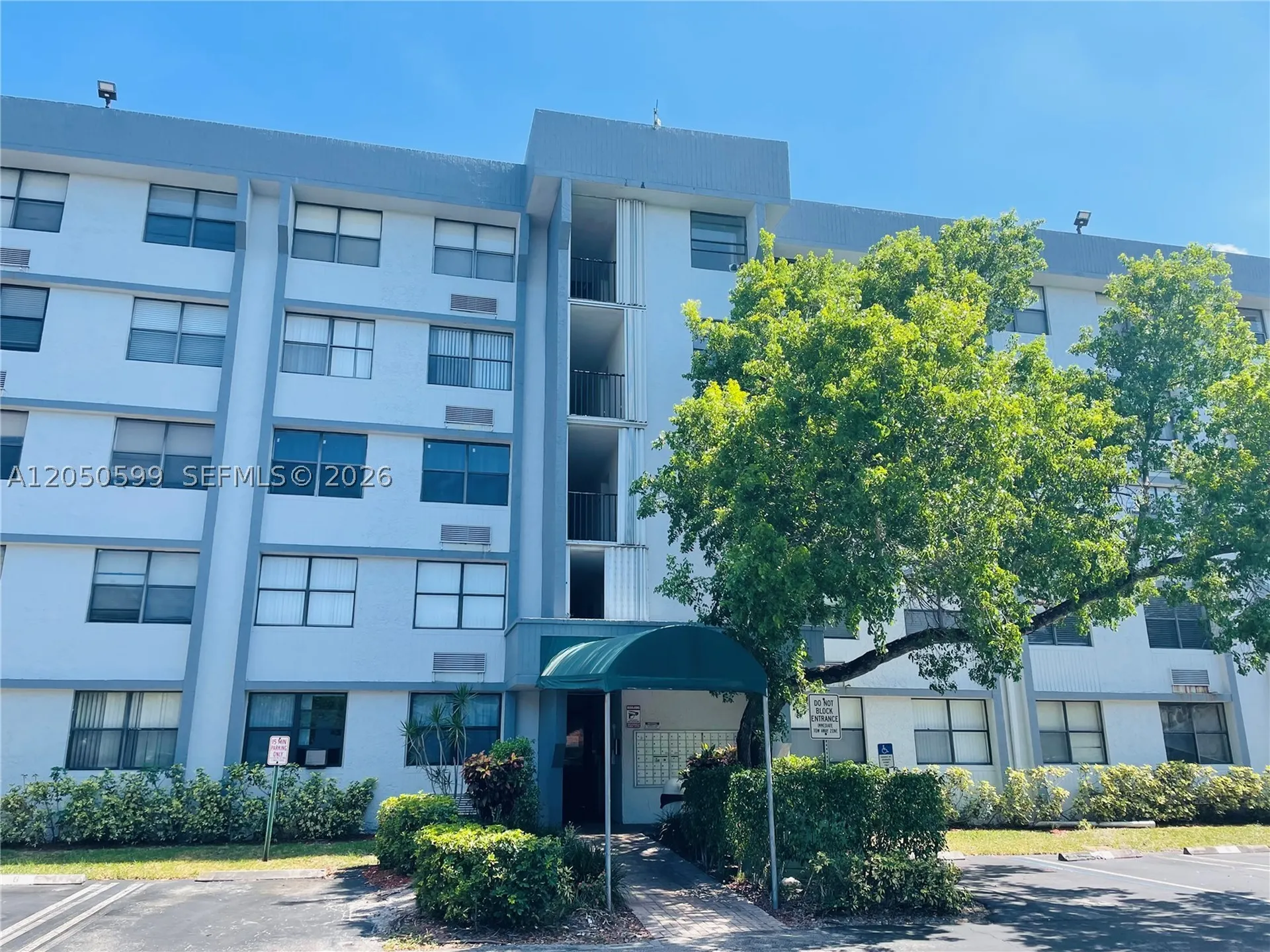 2401 Riverside Drive Coral Springs FL 33065