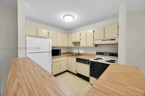9711 Hammocks Boulevard Miami FL 33196