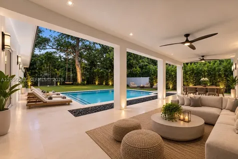 7107 SW 63rd Avenue South Miami FL 33143