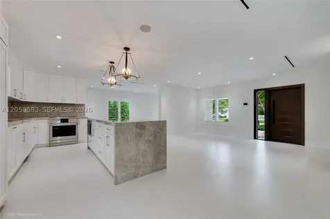 7107 SW 63rd Avenue South Miami FL 33143