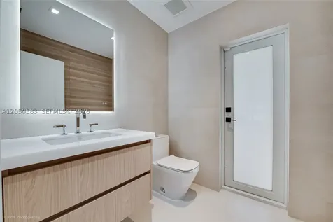 7107 SW 63rd Avenue South Miami FL 33143