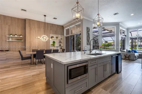 3855 Oak Ridge Circle Weston FL 33331