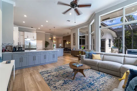 3855 Oak Ridge Circle Weston FL 33331