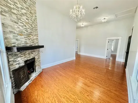 1017 E 19 Avenue Tampa FL 33605