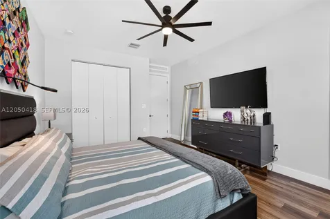 405 NE 35th Court Oakland Park FL 33334