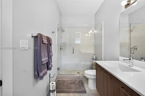 405 NE 35th Court Oakland Park FL 33334