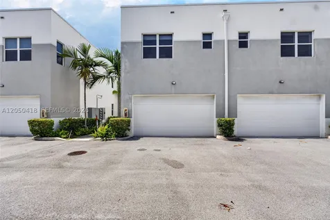405 NE 35th Court Oakland Park FL 33334