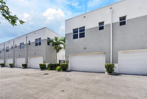 405 NE 35th Court Oakland Park FL 33334