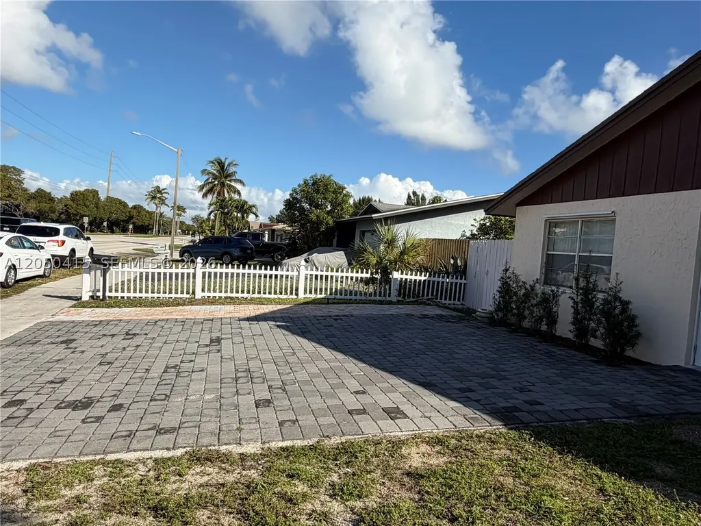 4280 N Dixie Highway Boca Raton FL 33431