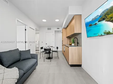 121 NE 5th Street Miami FL 33132