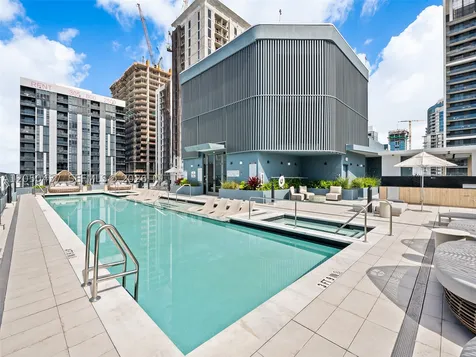 121 NE 5th Street Miami FL 33132