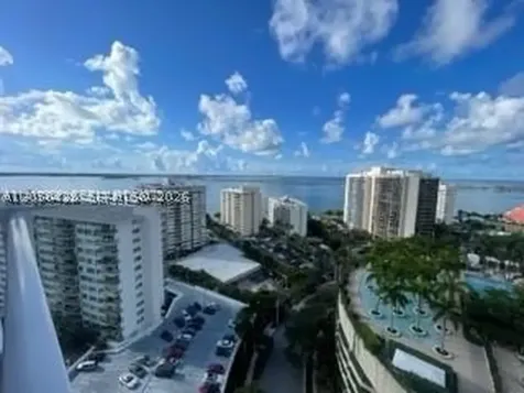 185 SE 14th Terrace Miami FL 33131