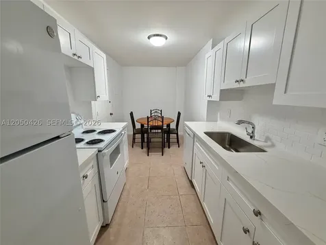 4400 Hillcrest Drive Hollywood FL 33021