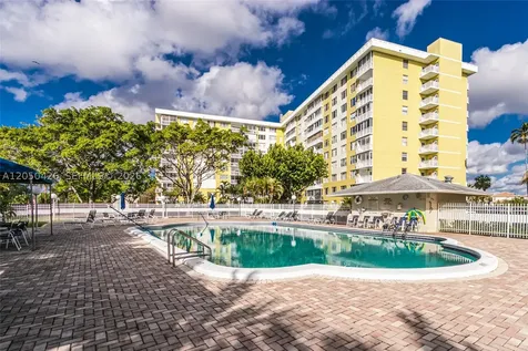 4400 Hillcrest Drive Hollywood FL 33021