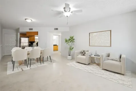 8373 Lake Drive Doral FL 33166