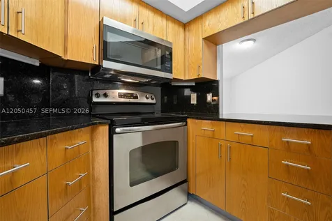 8373 Lake Drive Doral FL 33166