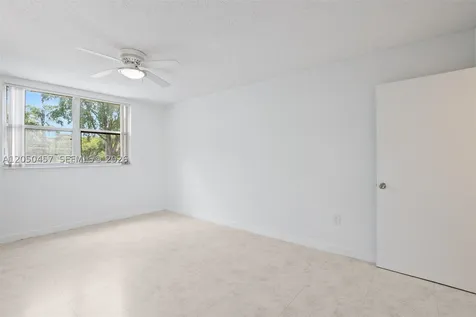 8373 Lake Drive Doral FL 33166