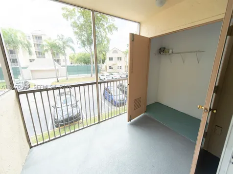 8373 Lake Drive Doral FL 33166