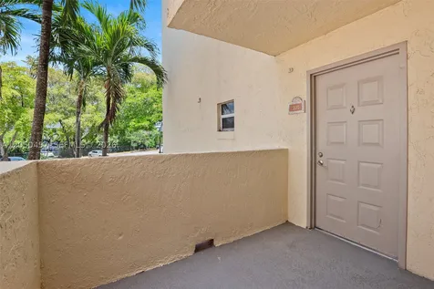 8373 Lake Drive Doral FL 33166