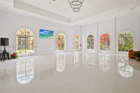 8373 Lake Drive Doral FL 33166