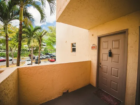 8373 Lake Drive Doral FL 33166