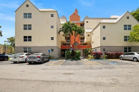 8373 Lake Drive Doral FL 33166
