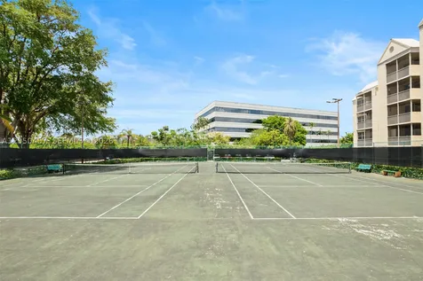 8373 Lake Drive Doral FL 33166