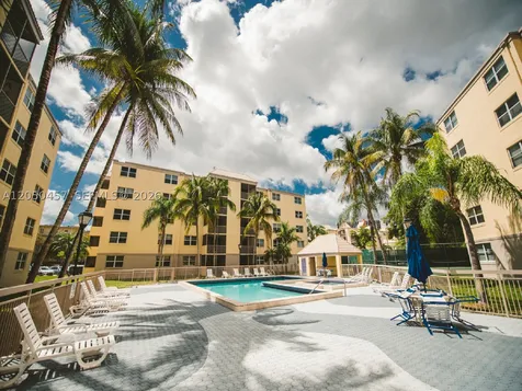 8373 Lake Drive Doral FL 33166