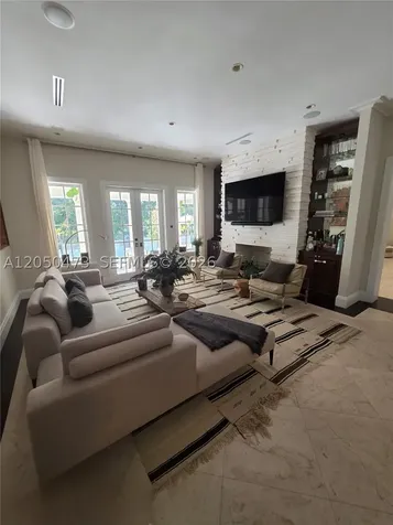277 Marinero Court Coral Gables FL 33143