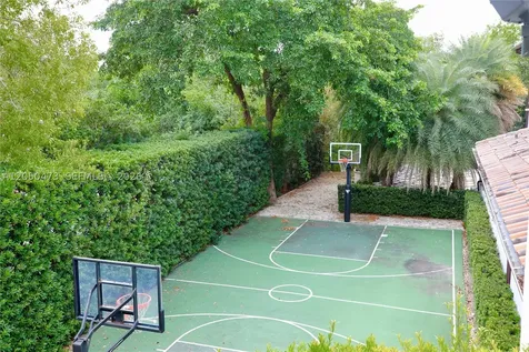277 Marinero Court Coral Gables FL 33143