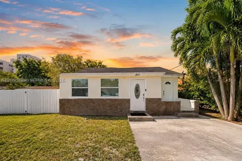 810 NW 21st Court Miami FL 33125