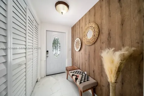 810 NW 21st Court Miami FL 33125