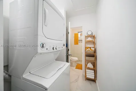 810 NW 21st Court Miami FL 33125
