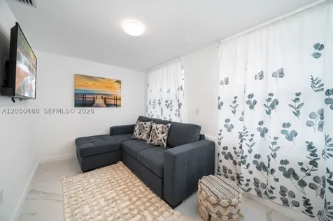 810 NW 21st Court Miami FL 33125