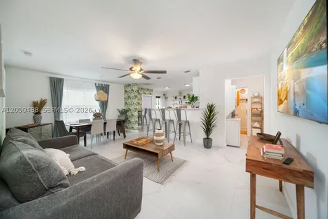 810 NW 21st Court Miami FL 33125