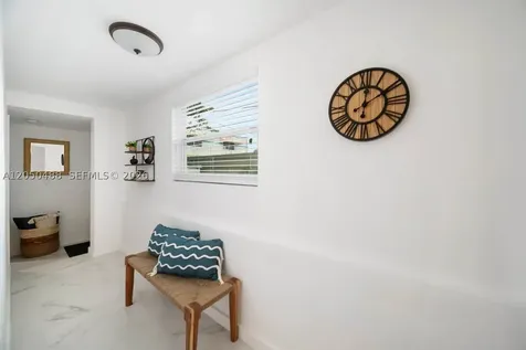 810 NW 21st Court Miami FL 33125