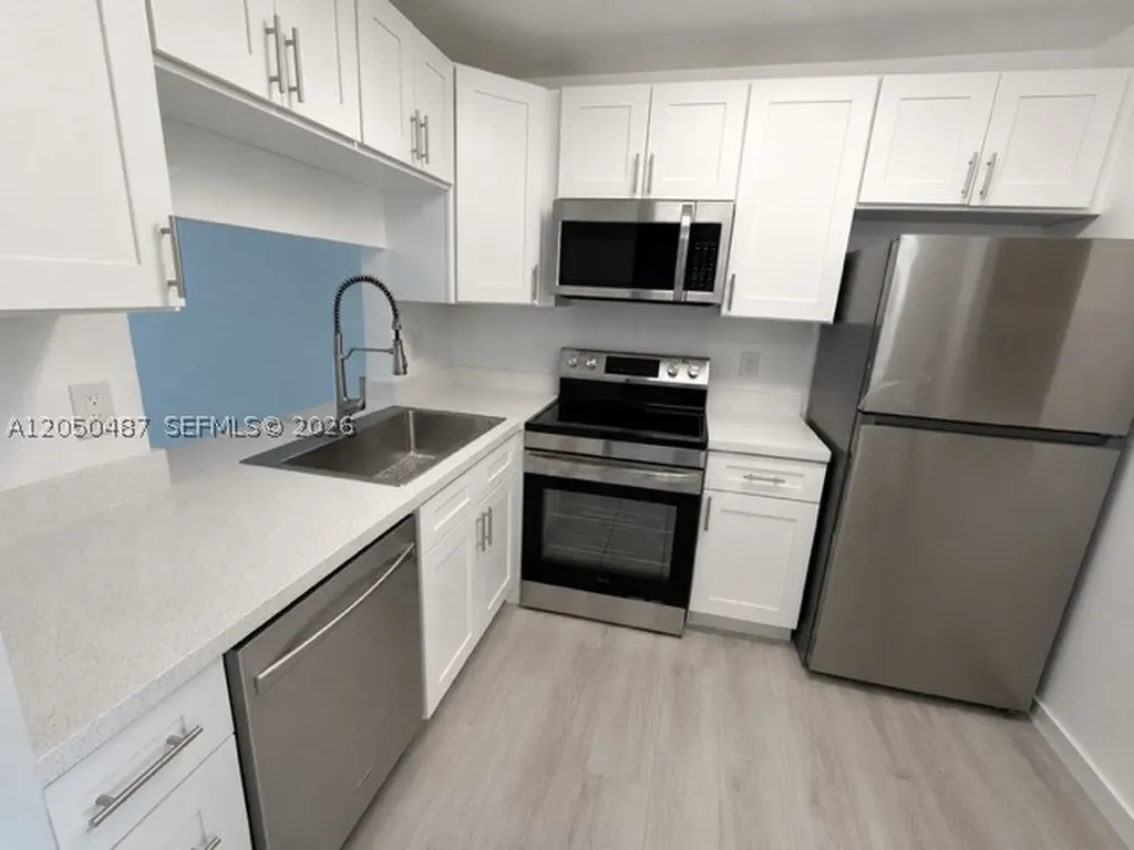 9311 Orange Grove Drive Davie FL 33324