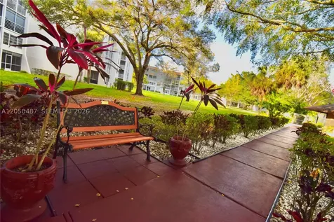 9311 Orange Grove Drive Davie FL 33324