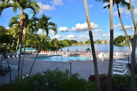 9311 Orange Grove Drive Davie FL 33324