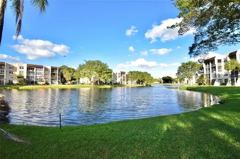 9311 Orange Grove Drive Davie FL 33324