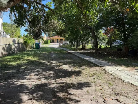 3555 SW 23rd Street Miami FL 33145