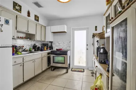 1052 NW 25th Avenue Miami FL 33125