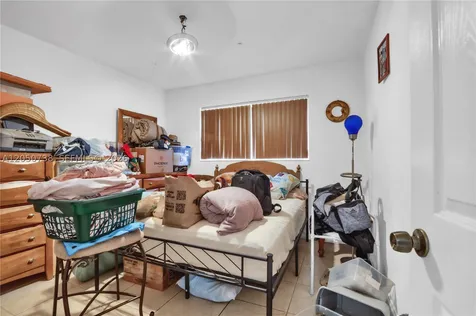 1052 NW 25th Avenue Miami FL 33125